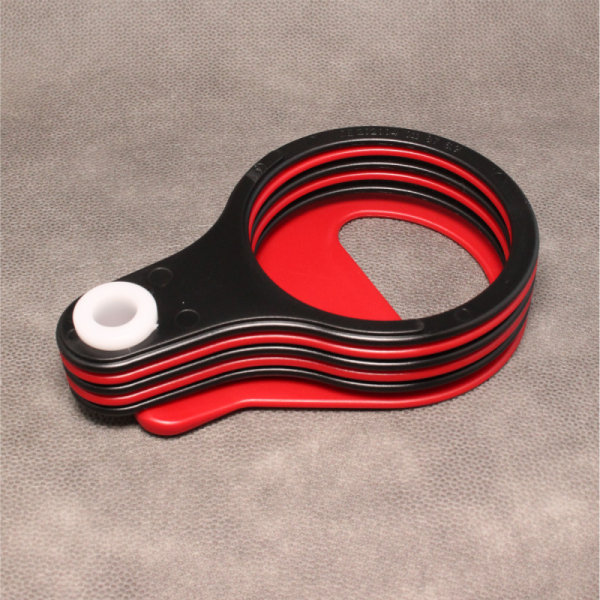 Becherhalter geschlossen in der Variante rot/schwarz