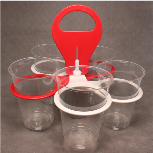 Becherhalter mit Bechern in der Variante rot/weiss